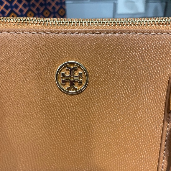 Tory Burch Robinson Double Zip Tote - Picture 6 of 13